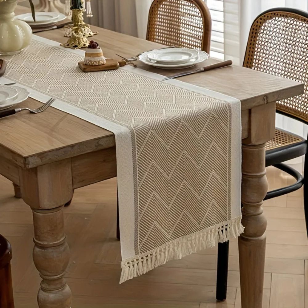 Table Runner | Woven texture for a warm, stylish interior